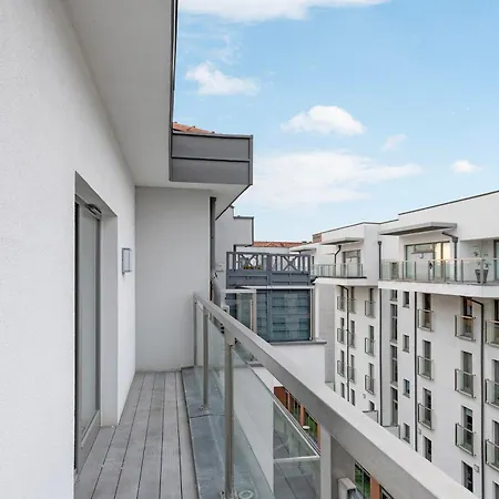 Dom & House Szafarnia Modern On The Motlawa River *