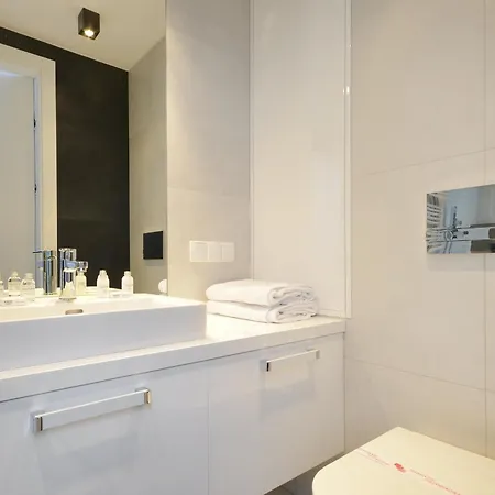 Szafarnia Luxury On The Motlawa River By Renters Apartment *
