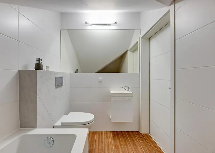 Dom & House Szafarnia Modern On The Motlawa River * غدانسك