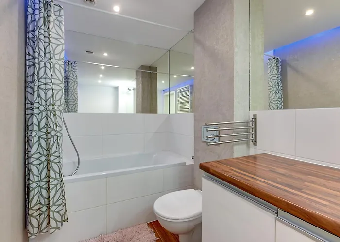 Dom & House Szafarnia Modern On The Motlawa River شقة