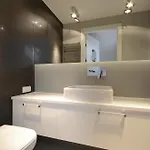아파트 Szafarnia Luxury On The Motlawa River By Renters *