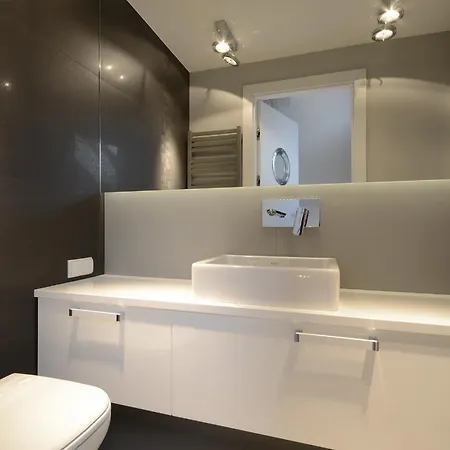 公寓 Dom & House Szafarnia Modern On The Motlawa River *