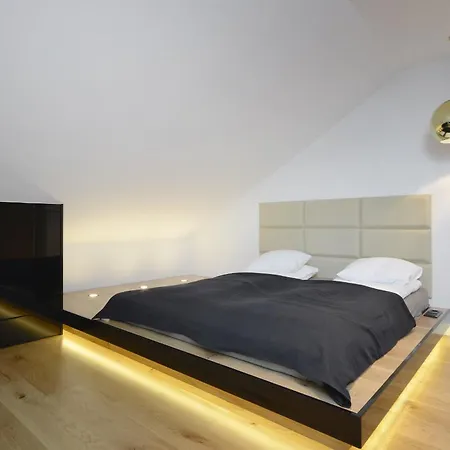 Apartment Dom & House Szafarnia Modern On The Motlawa River Danzig