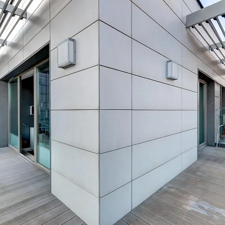 公寓 Dom & House Szafarnia Modern On The Motlawa River *