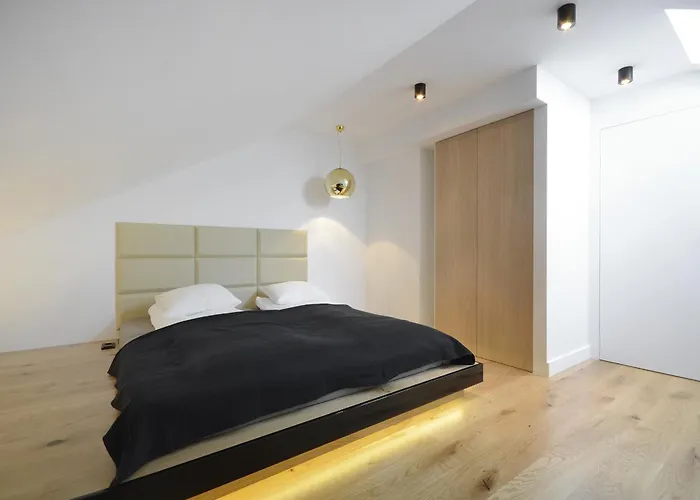 Szafarnia Luxury On The Motlawa River By Renters *