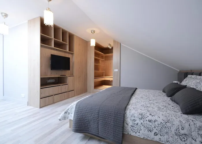 Szafarnia Luxury On The Motlawa River By Renters *